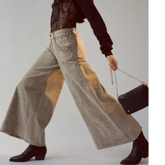 Urban Outfitters Pants - BDG Twill Extreme Wide-Leg Pant - High Waist Flare Pants in Washed Olive Green